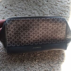 Coach wristlet euc